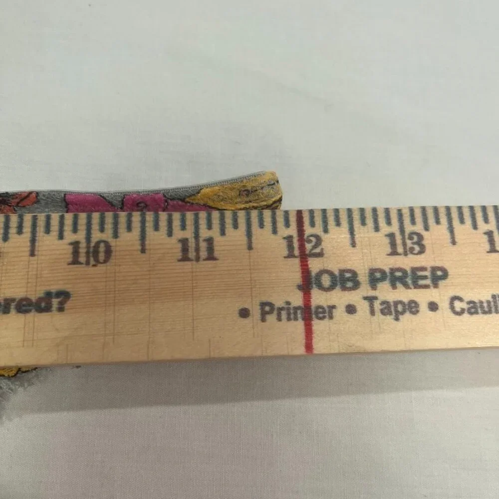 Savage X Fenty Embroidered Floral Lace Sheer Mesh Thong Panties Gray 0–2 - Picture 10 of 10